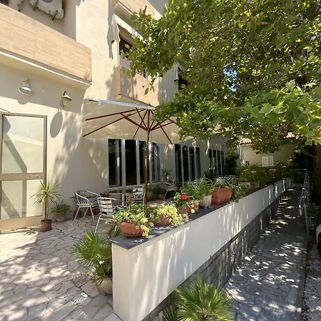 Naviglio Szálloda 2*