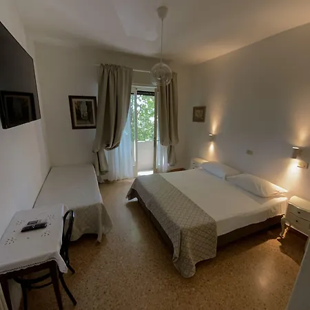 Naviglio Szálloda 2*